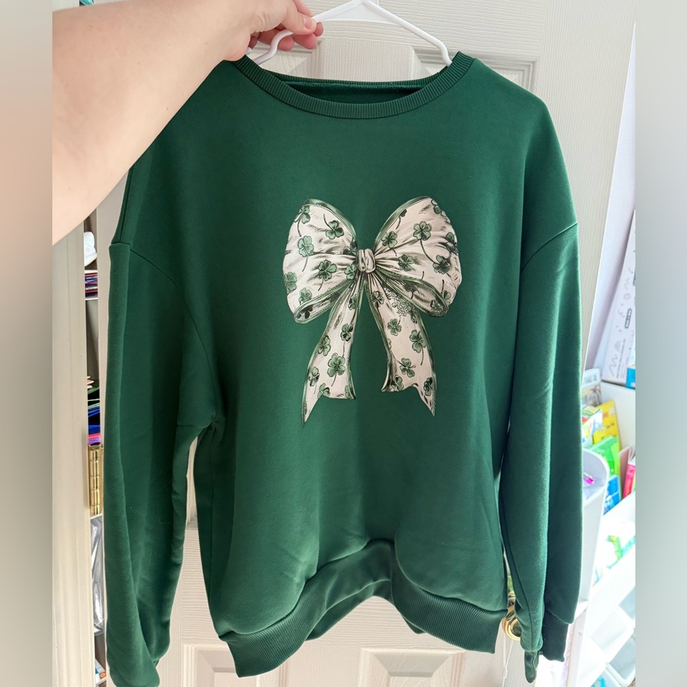 Large green Saint Paddy’s Day bow sweatshirt